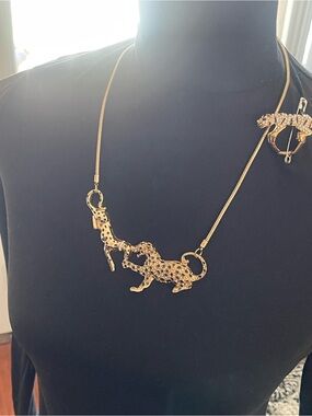 Gold Leopard Pendant Necklace with Chain & Ring